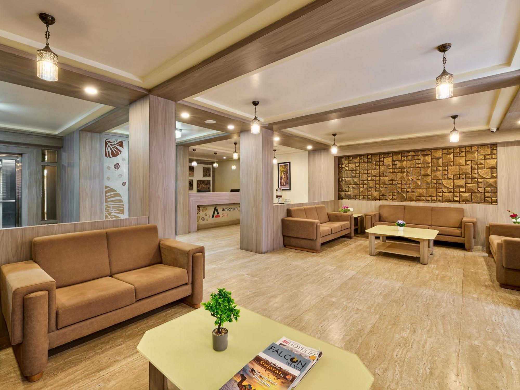 Pride Biznotel Sasan Gir Bagian luar foto